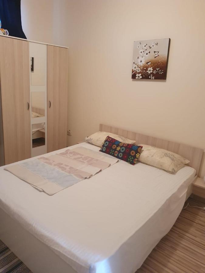 Relax Haus Hotel Hunedoara Exterior foto