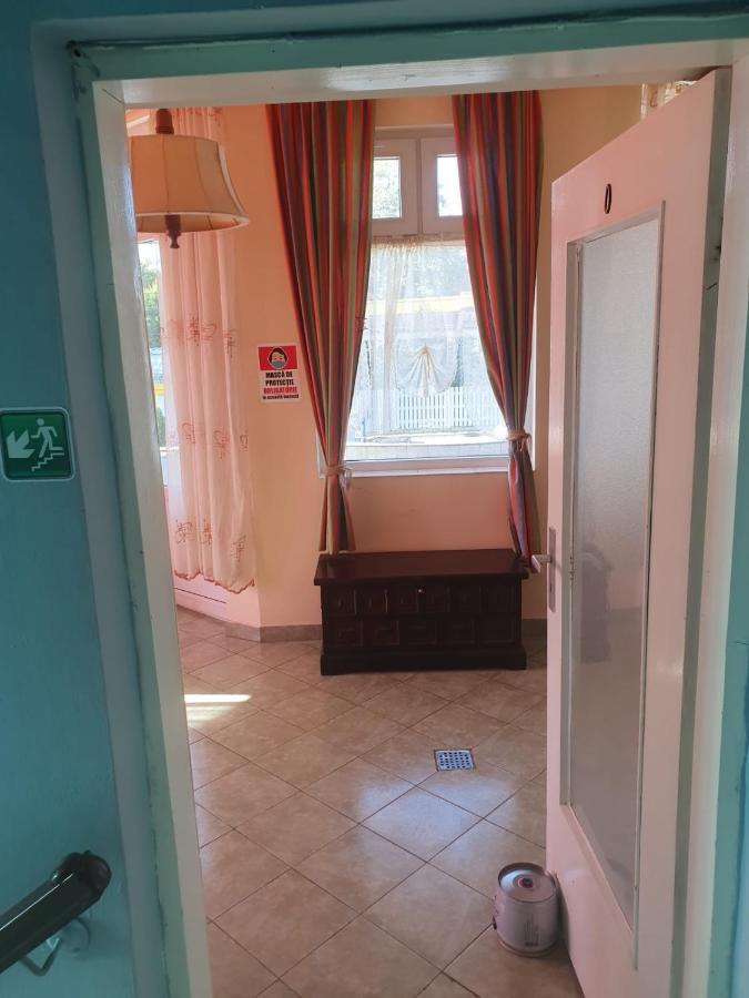 Relax Haus Hotel Hunedoara Exterior foto